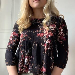 Cute long sleeve black floral top